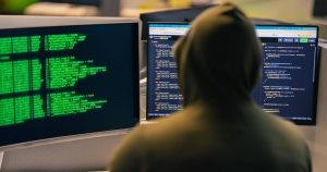 Quadrilhas usam ataques digitais para planejar roubos de hardware nos EUA