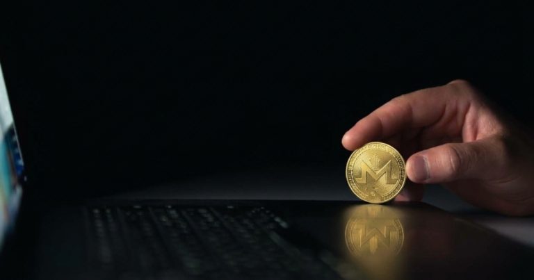 hackers-minerador-criptomoedas-atualizacao-microsoft